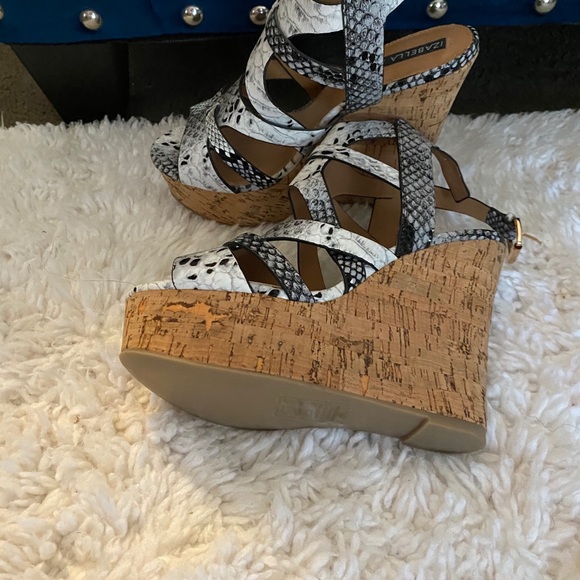 Open Toe Wedges - Picture 2 of 3